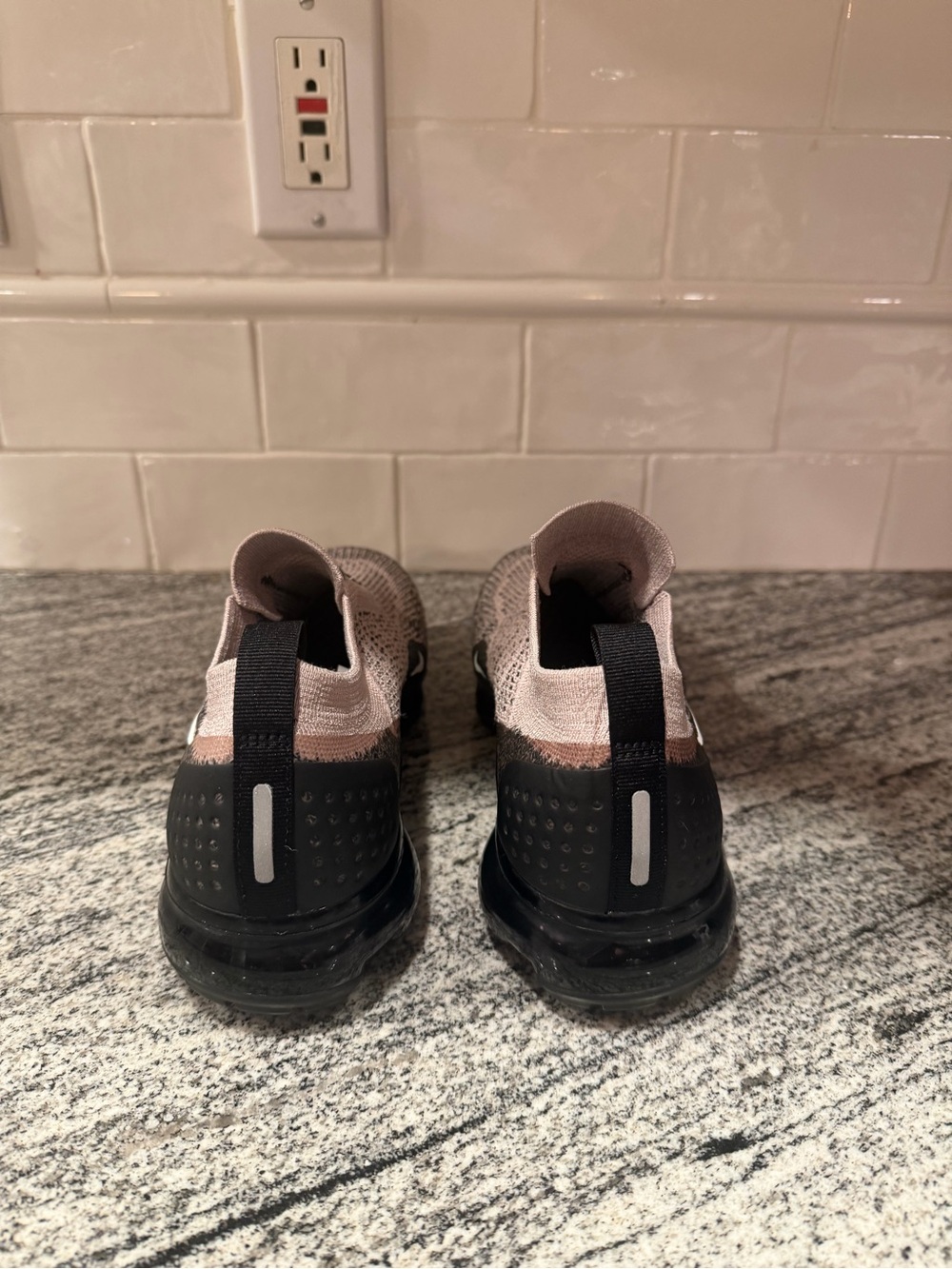 Women’s Nike VaporMax Moc 2 Moon Particle AJ6599-202 Size 8 - Picture 4 of 10